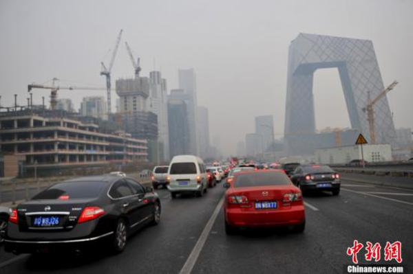 北京雾霾持续 多地空气质量达严重污染