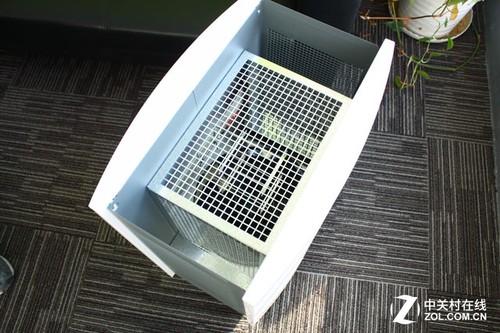 过于简单的设计 （不知道用户花7000多买这个的感想如何）