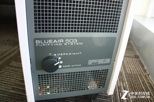 开关及风量旋钮位于底部