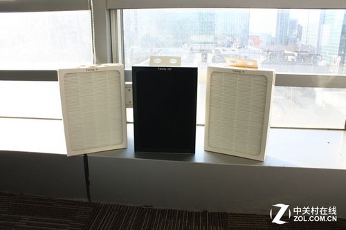 这款净化器共配备三个相同规格的组合滤网